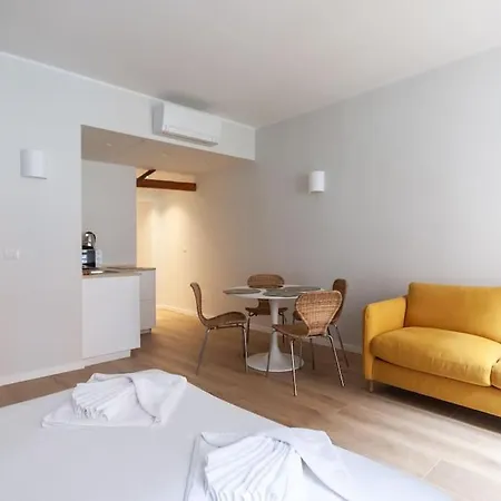 Youhosty - Ticinese 1 * מילאנו